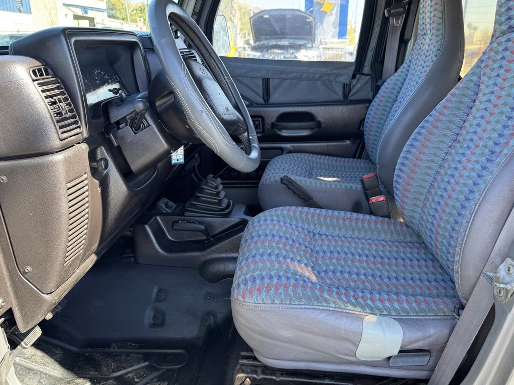 2000 Jeep Wrangler - $10,980