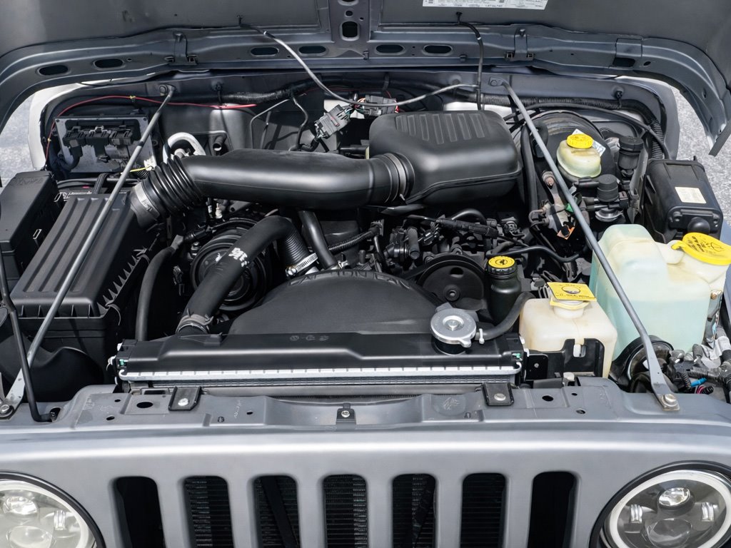 2000 Jeep Wrangler - $10,980