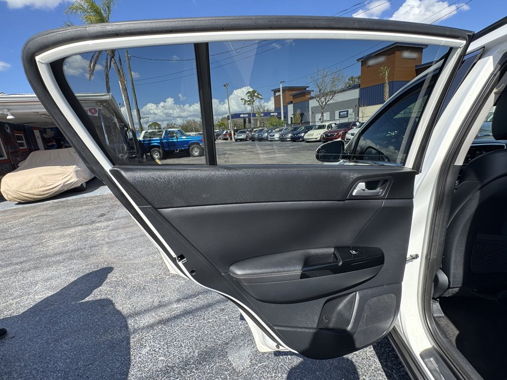 2022 Kia Sportage - $17,980