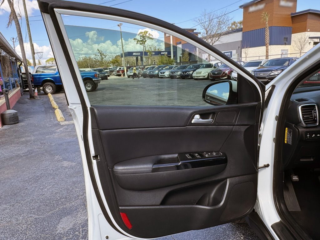 2022 Kia Sportage - $17,980
