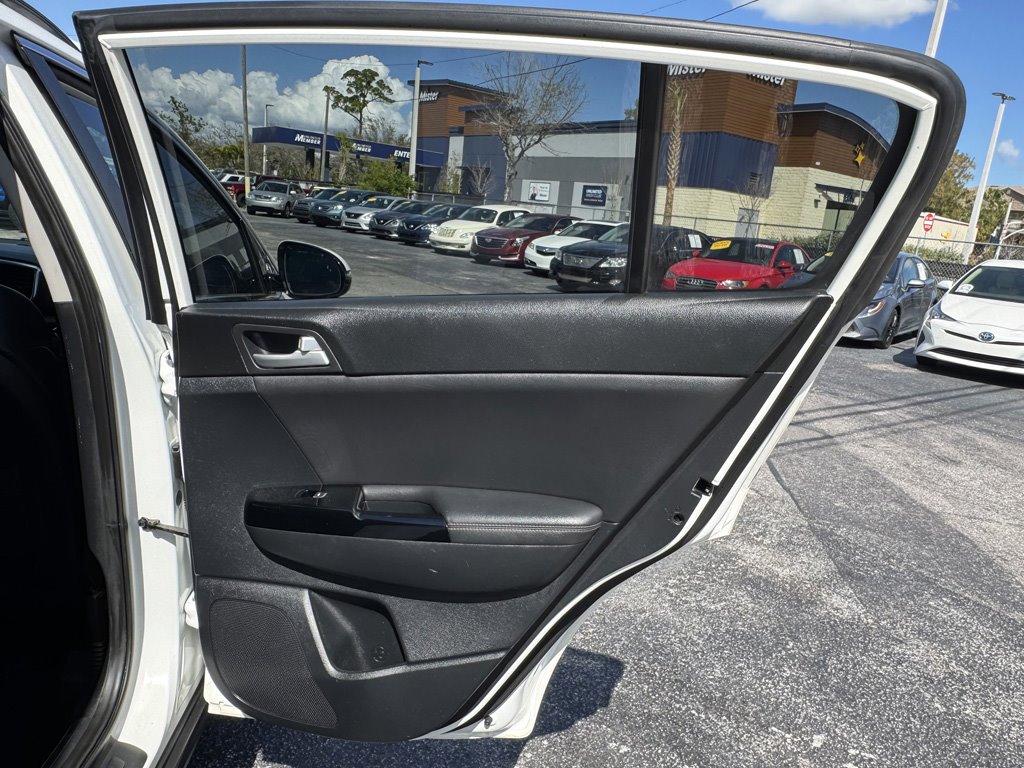 2022 Kia Sportage - $17,980
