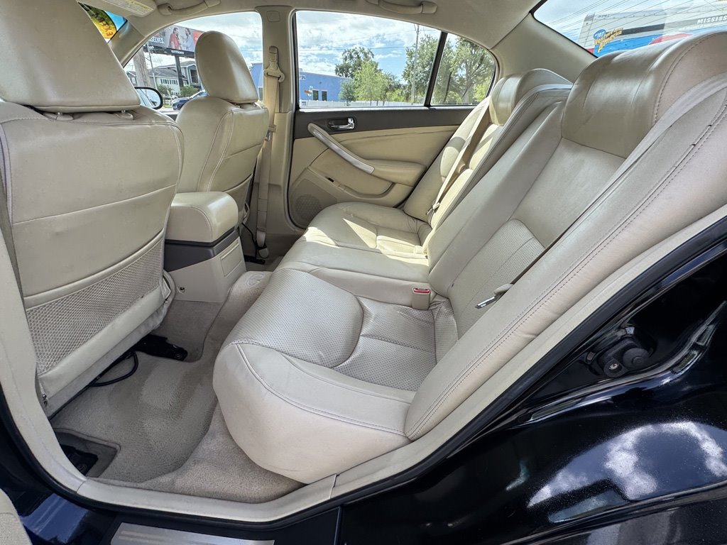 2005 INFINITI G - $10,980