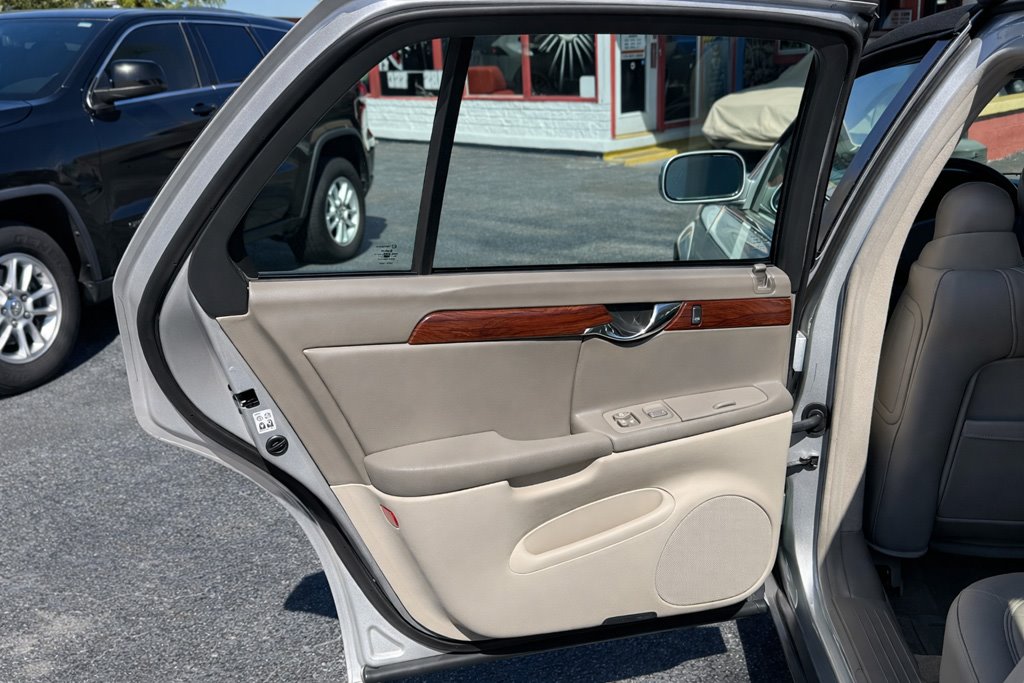 2003 Cadillac DeVille - $8,980