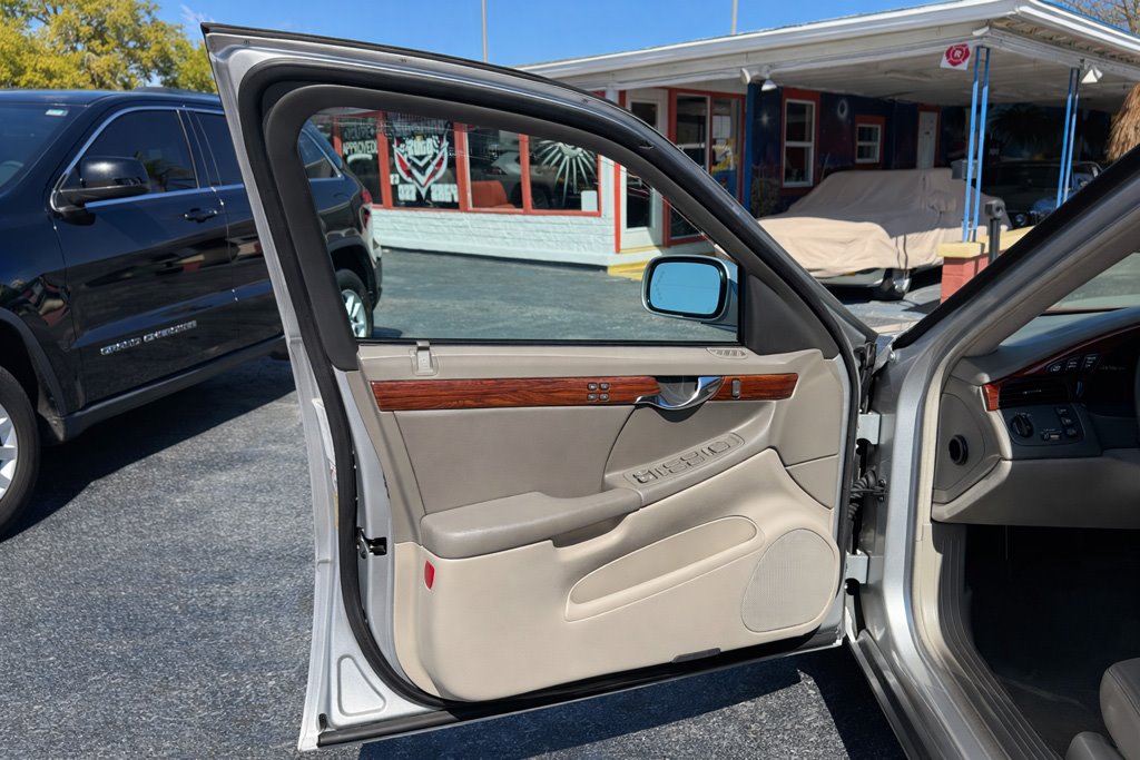 2003 Cadillac DeVille - $8,980