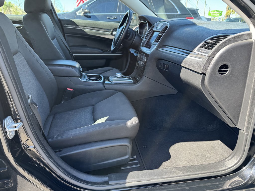 2022 Chrysler 300 - $17,980
