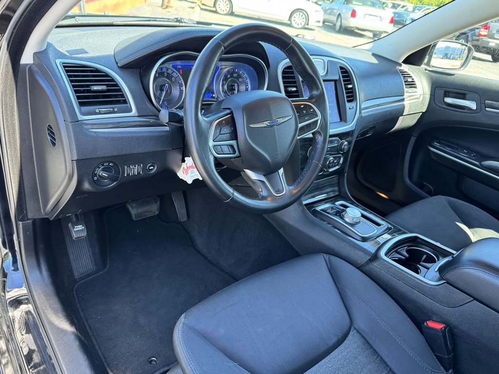 2022 Chrysler 300 - $17,980