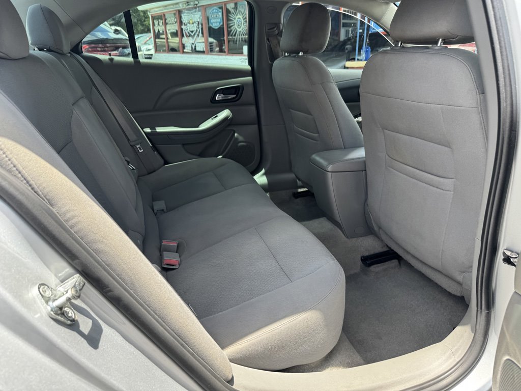 2016 Chevrolet Malibu - $8,980