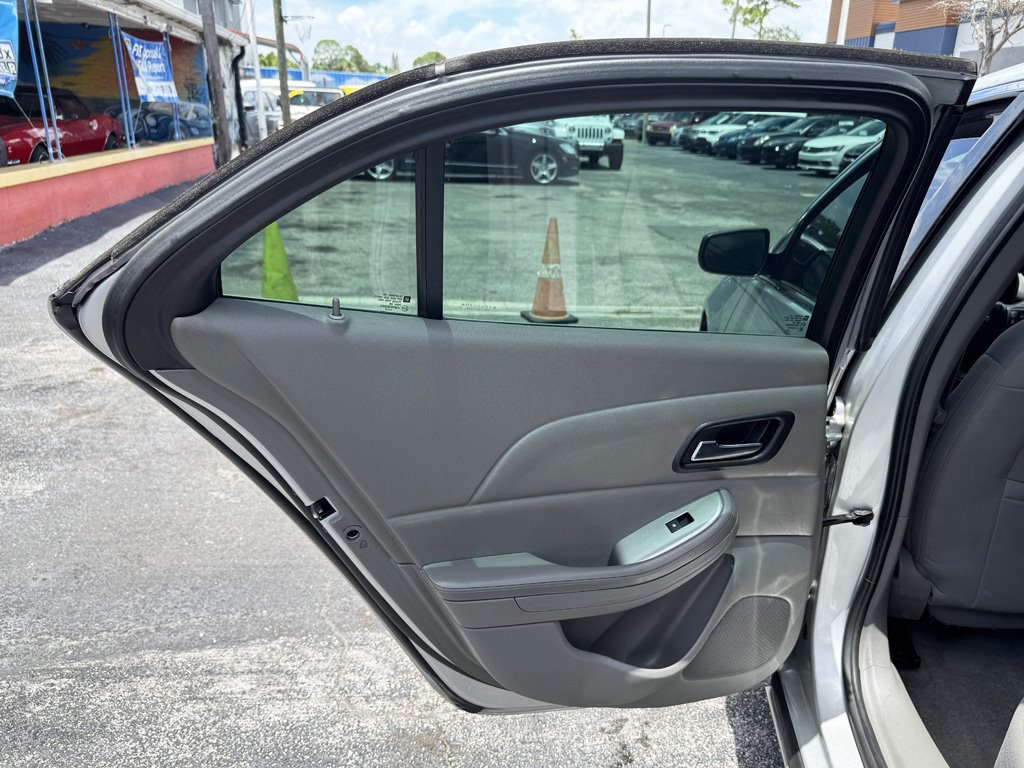 2016 Chevrolet Malibu - $8,980