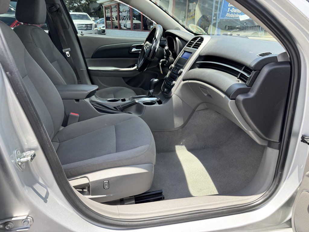 2016 Chevrolet Malibu - $8,980