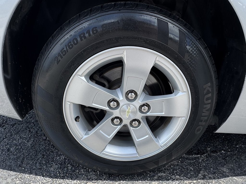 2016 Chevrolet Malibu - $8,980