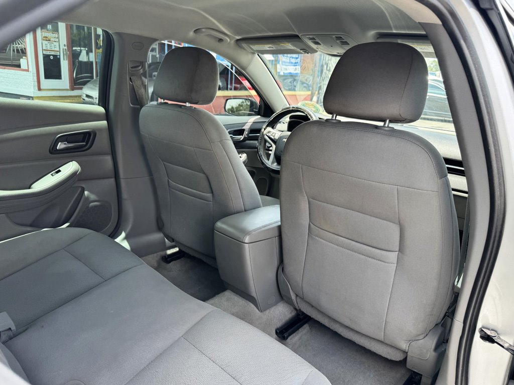 2016 Chevrolet Malibu - $8,980