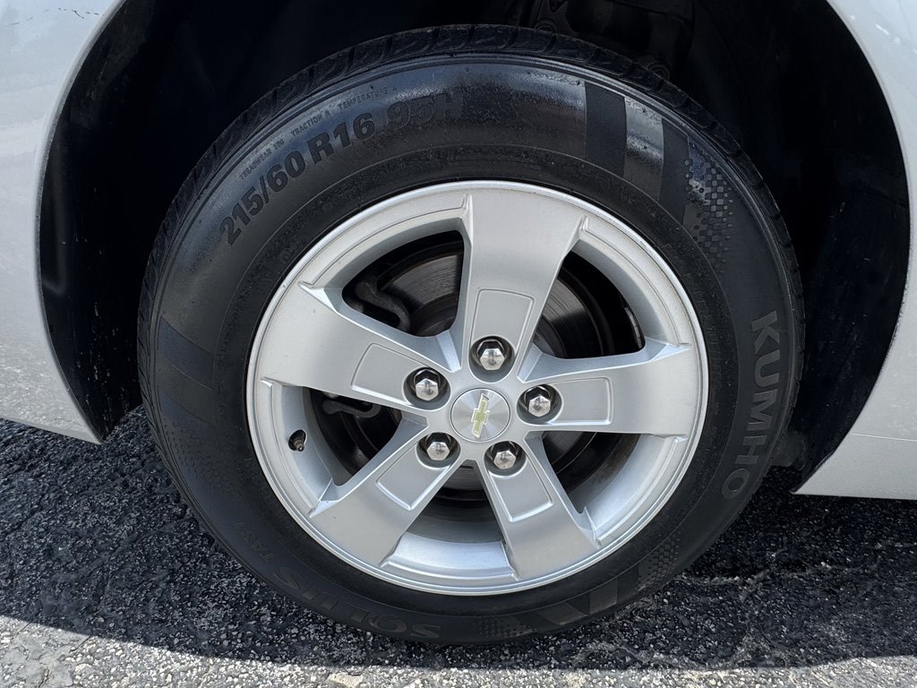 2016 Chevrolet Malibu - $8,980