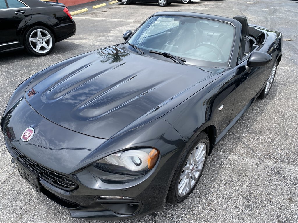 2017 FIAT 124 Spider - $14,980