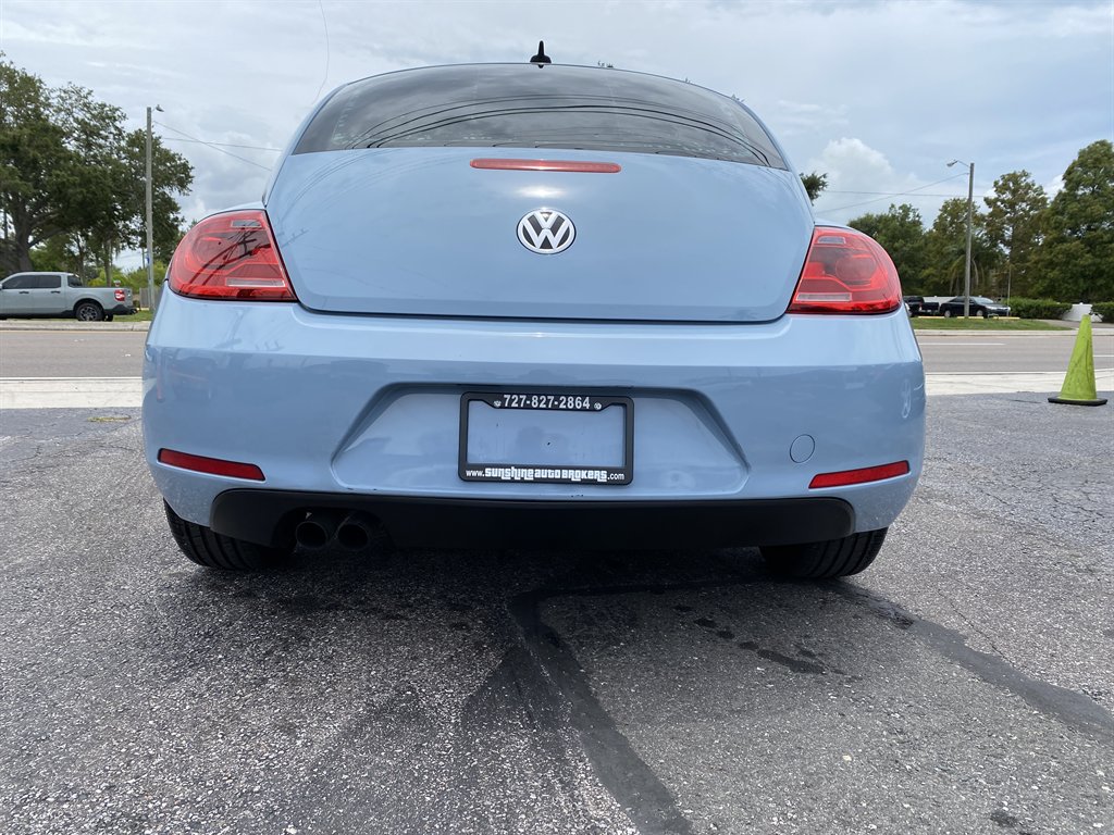 2014 Volkswagen Beetle - $10,980