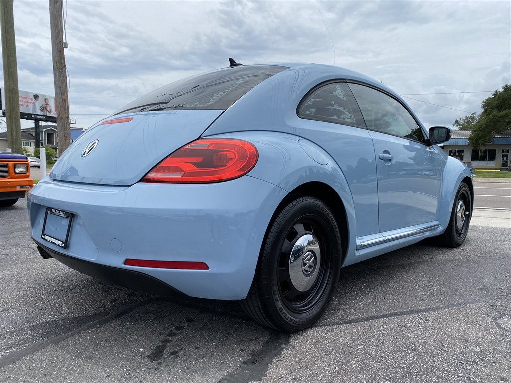 2014 Volkswagen Beetle - $10,980