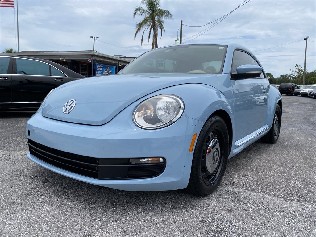 2014 Volkswagen Beetle - $10,980