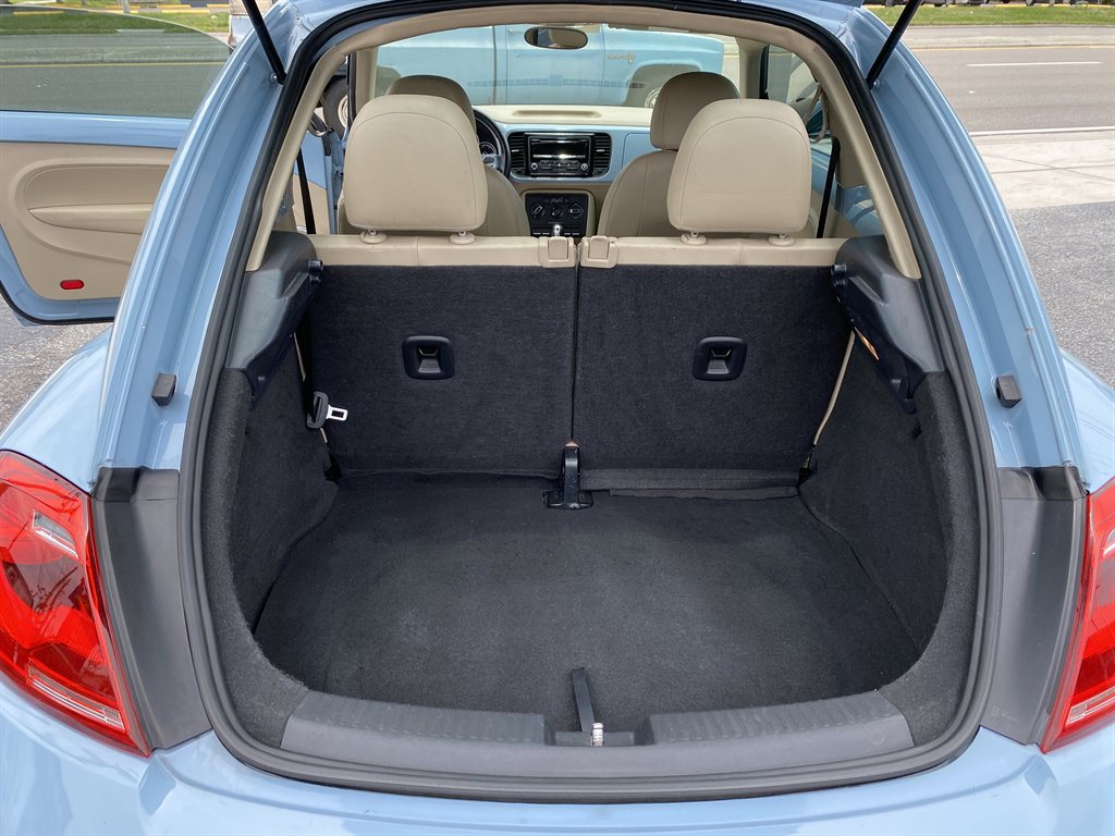 2014 Volkswagen Beetle - $10,980
