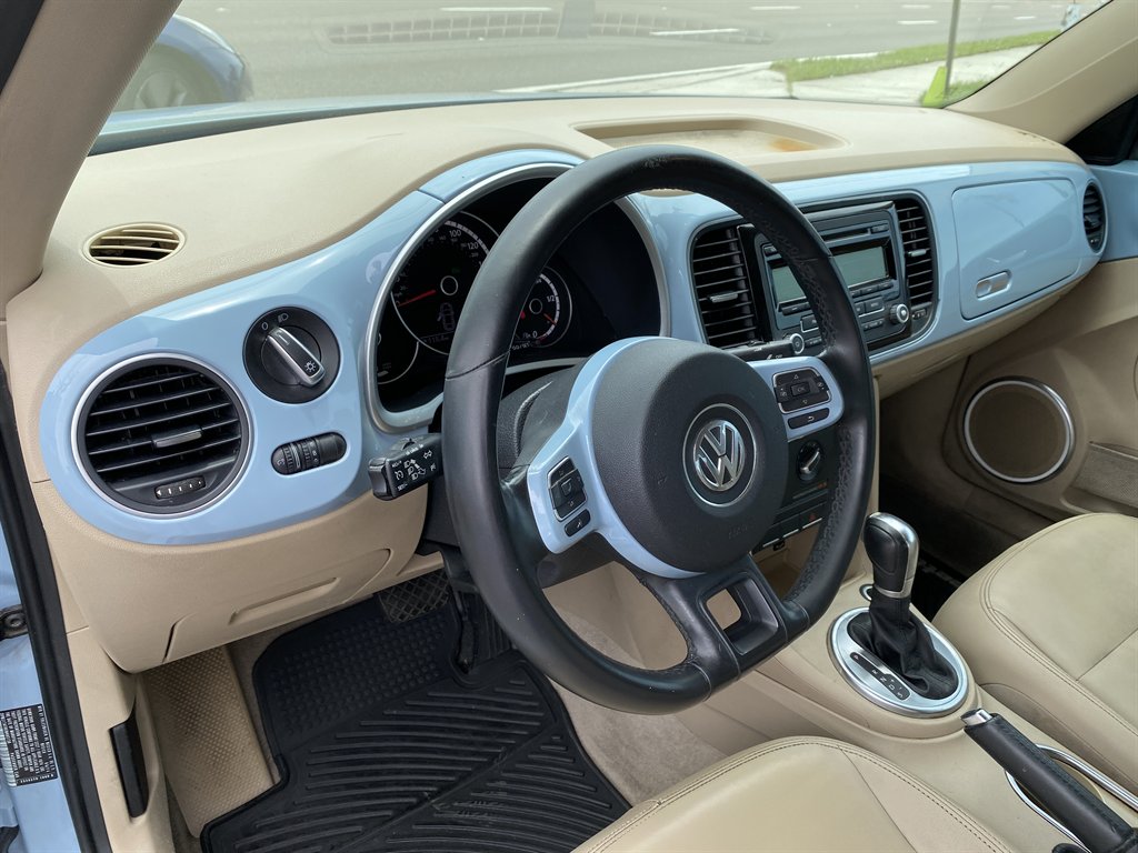2014 Volkswagen Beetle - $10,980