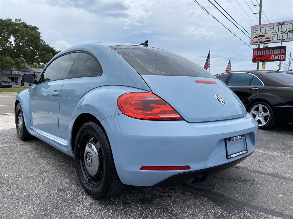 2014 Volkswagen Beetle - $10,980