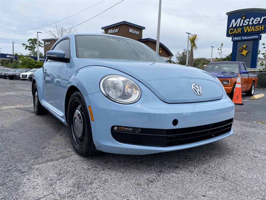 2014 Volkswagen Beetle - $10,980