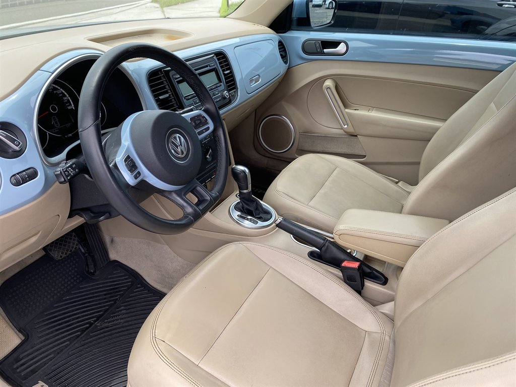 2014 Volkswagen Beetle - $10,980
