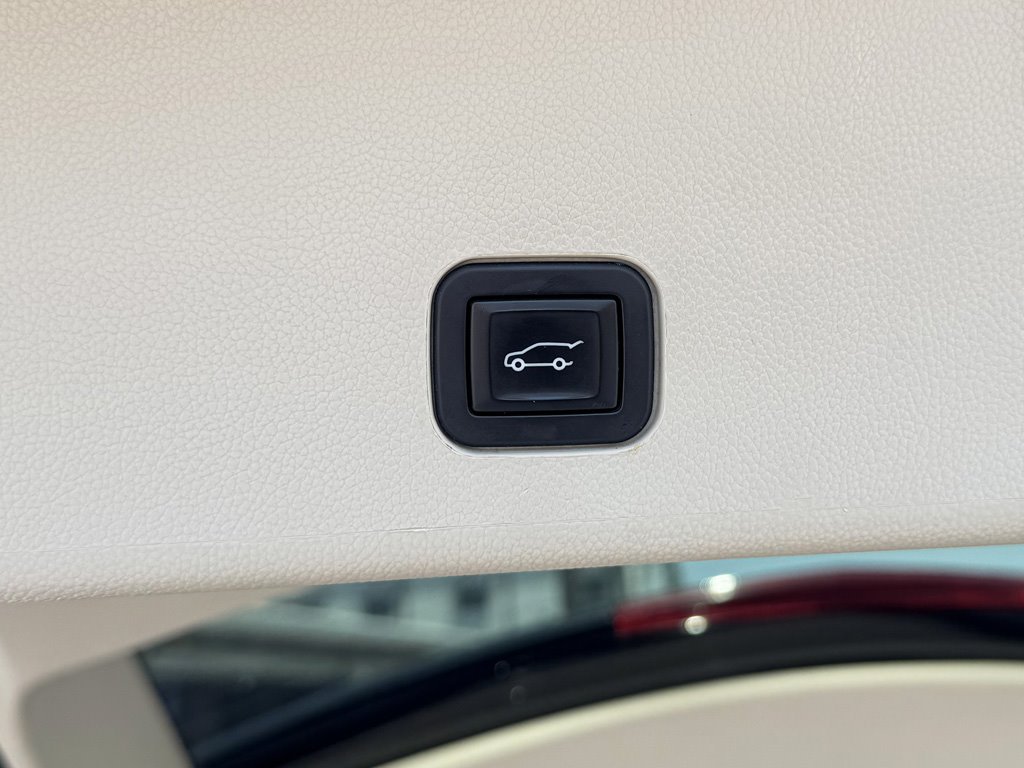 2011 Cadillac SRX - $10,980