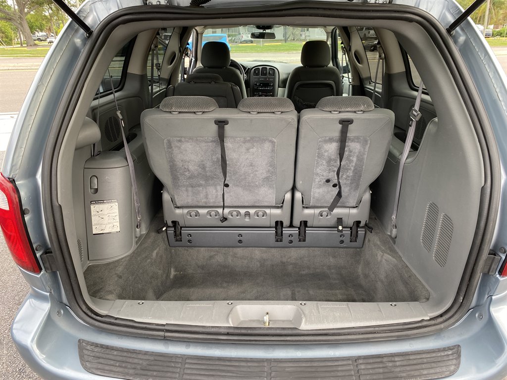 2005 Dodge Grand Caravan - $9,980