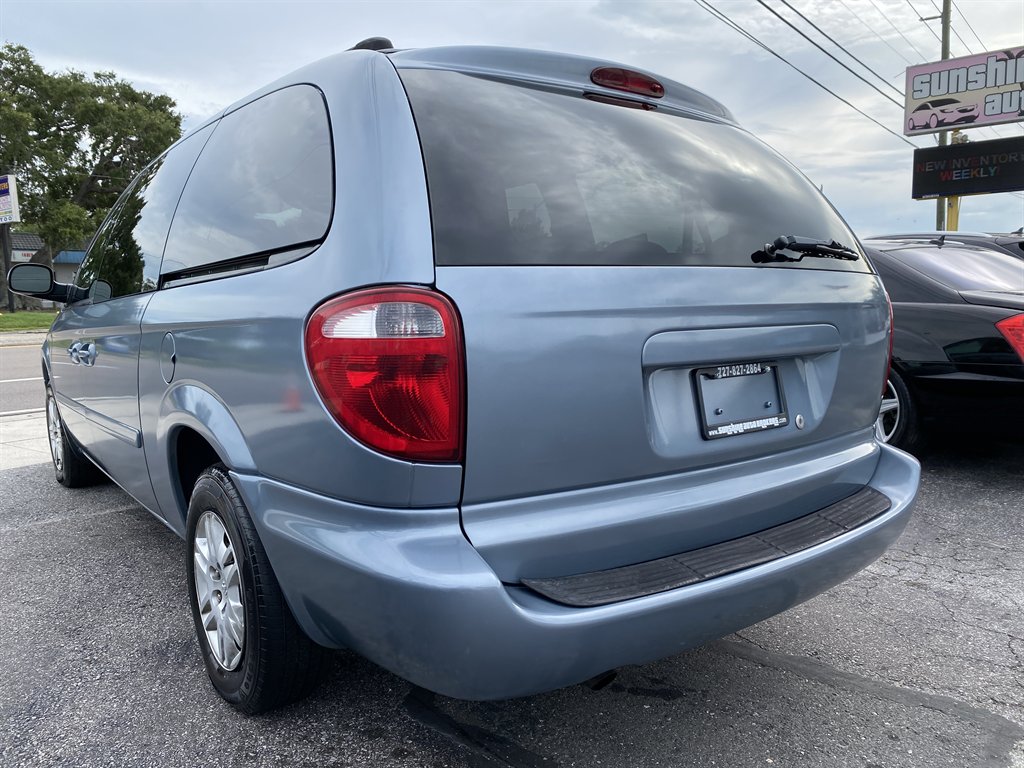2005 Dodge Grand Caravan - $9,980