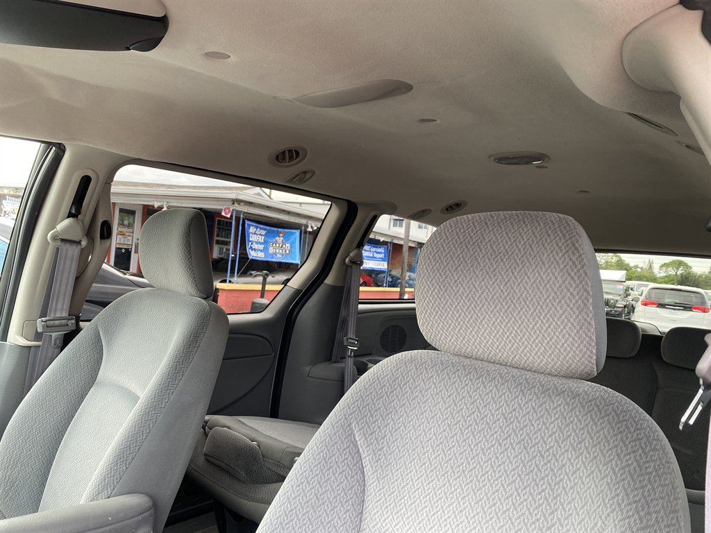 2005 Dodge Grand Caravan - $9,980
