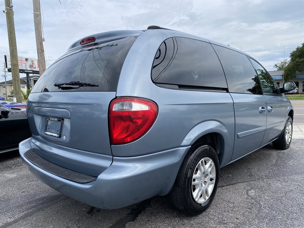 2005 Dodge Grand Caravan - $9,980