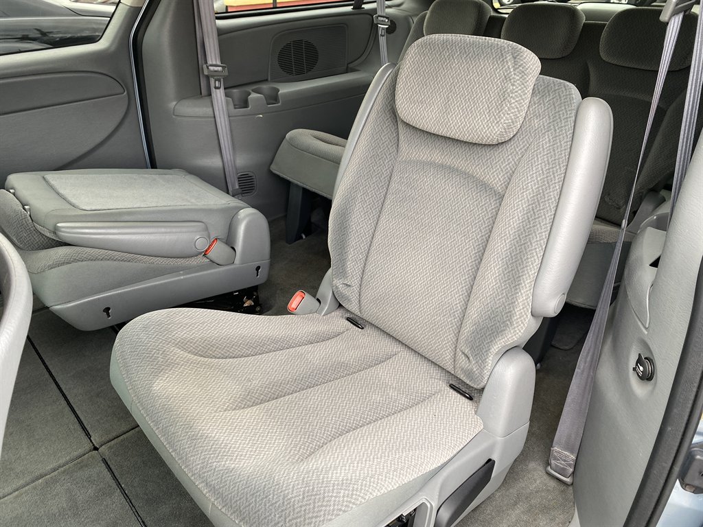 2005 Dodge Grand Caravan - $9,980