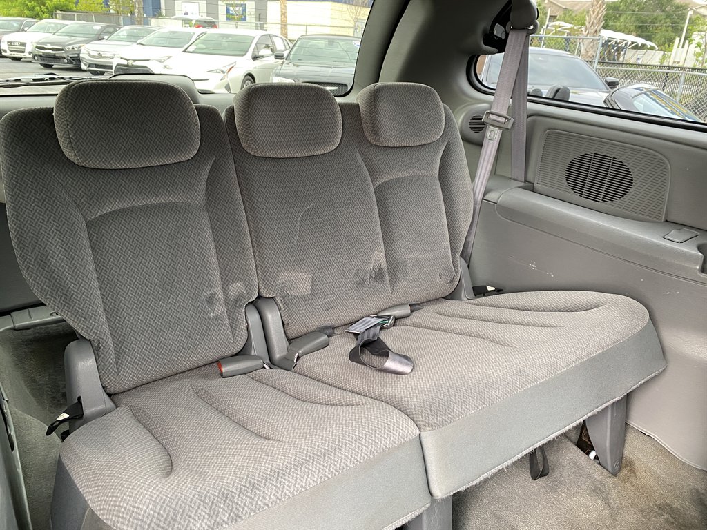 2005 Dodge Grand Caravan - $9,980