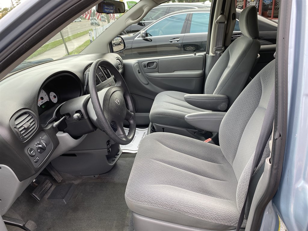 2005 Dodge Grand Caravan - $9,980