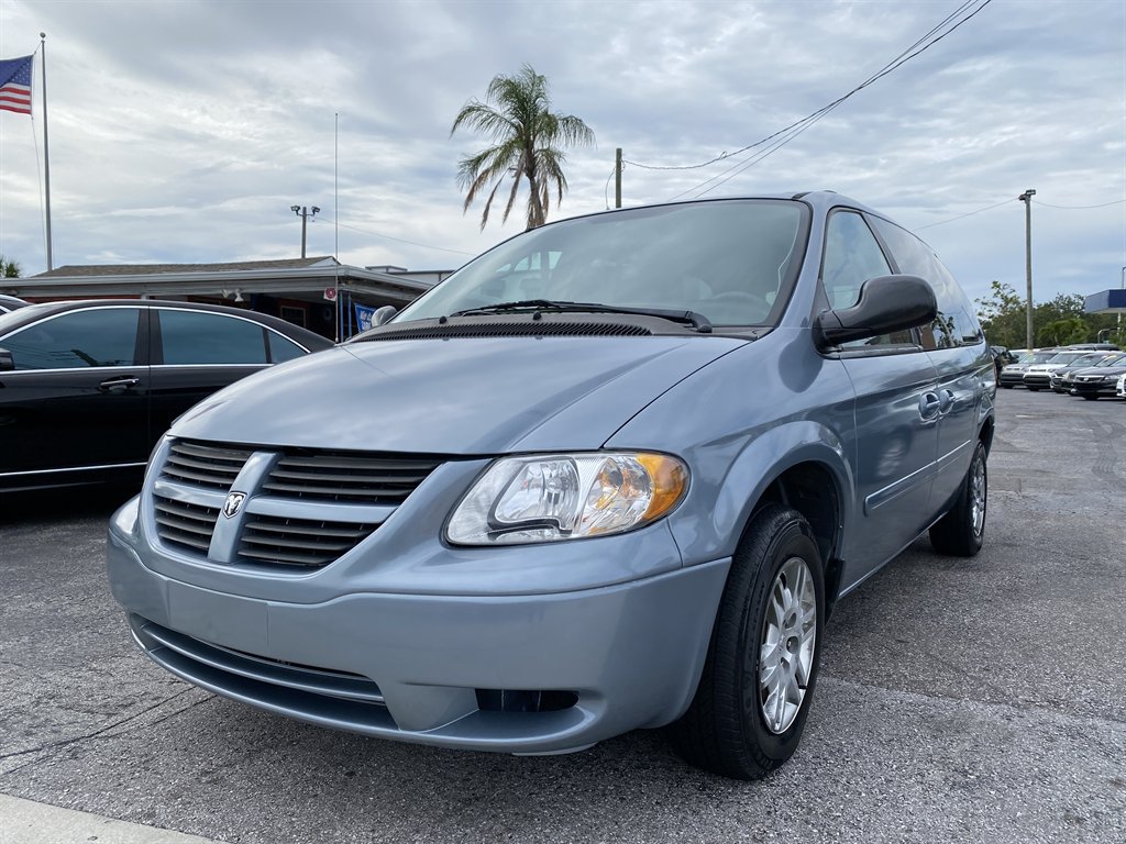 2005 Dodge Grand Caravan - $9,980