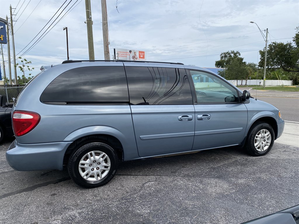 2005 Dodge Grand Caravan - $9,980