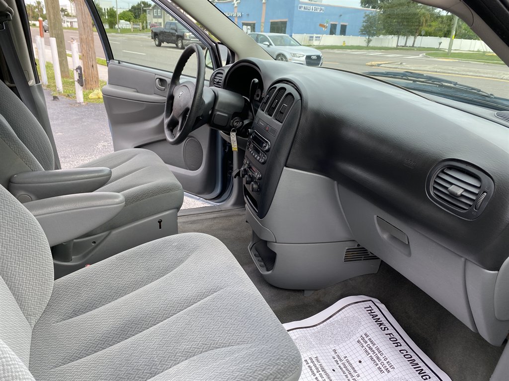 2005 Dodge Grand Caravan - $9,980