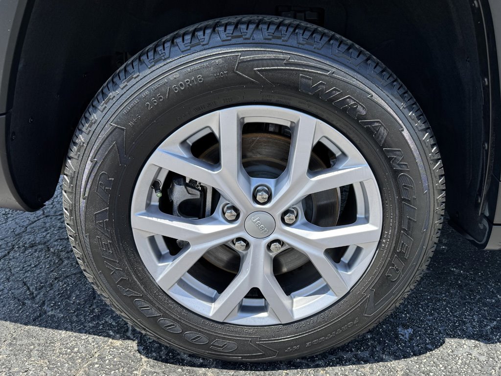 2022 Jeep Cherokee - $27,980