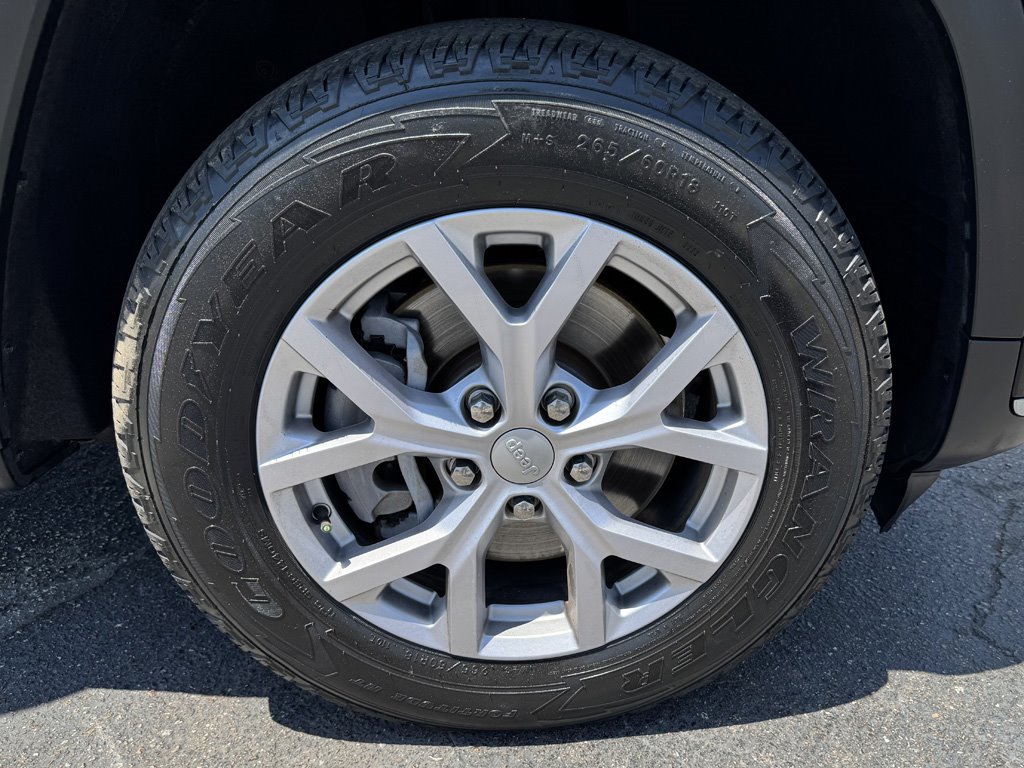 2022 Jeep Cherokee - $27,980