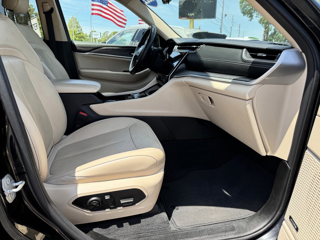 2022 Jeep Cherokee - $27,980