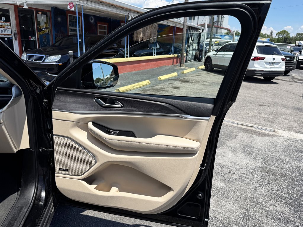 2022 Jeep Cherokee - $27,980