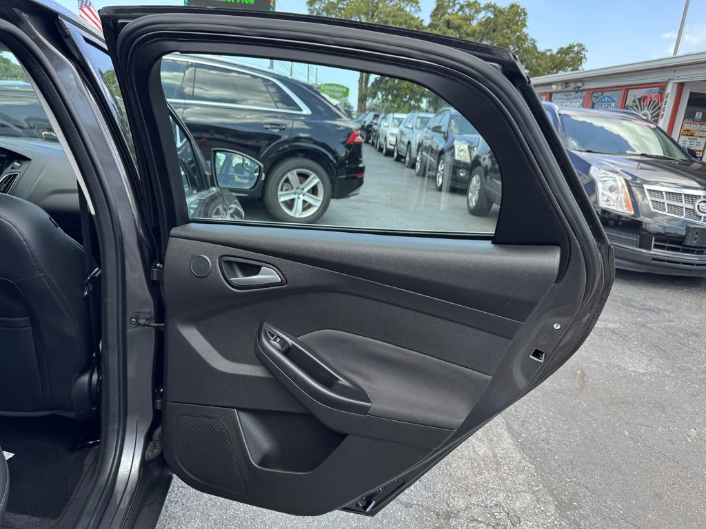 2015 Ford Focus - $10,980
