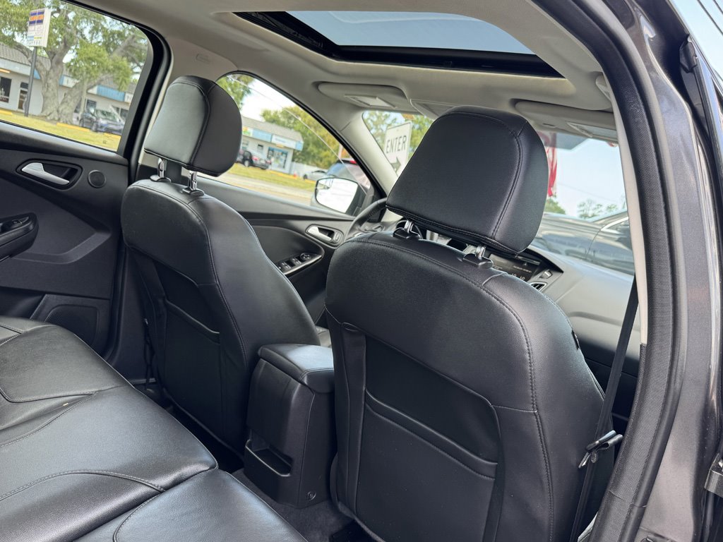 2015 Ford Focus - $10,980