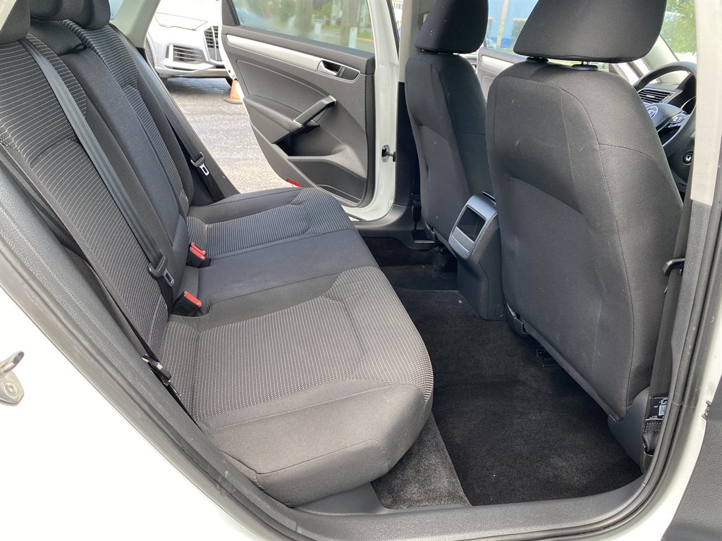 2017 Volkswagen Passat - $12,980