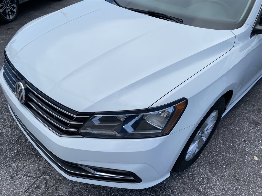 2017 Volkswagen Passat - $12,980