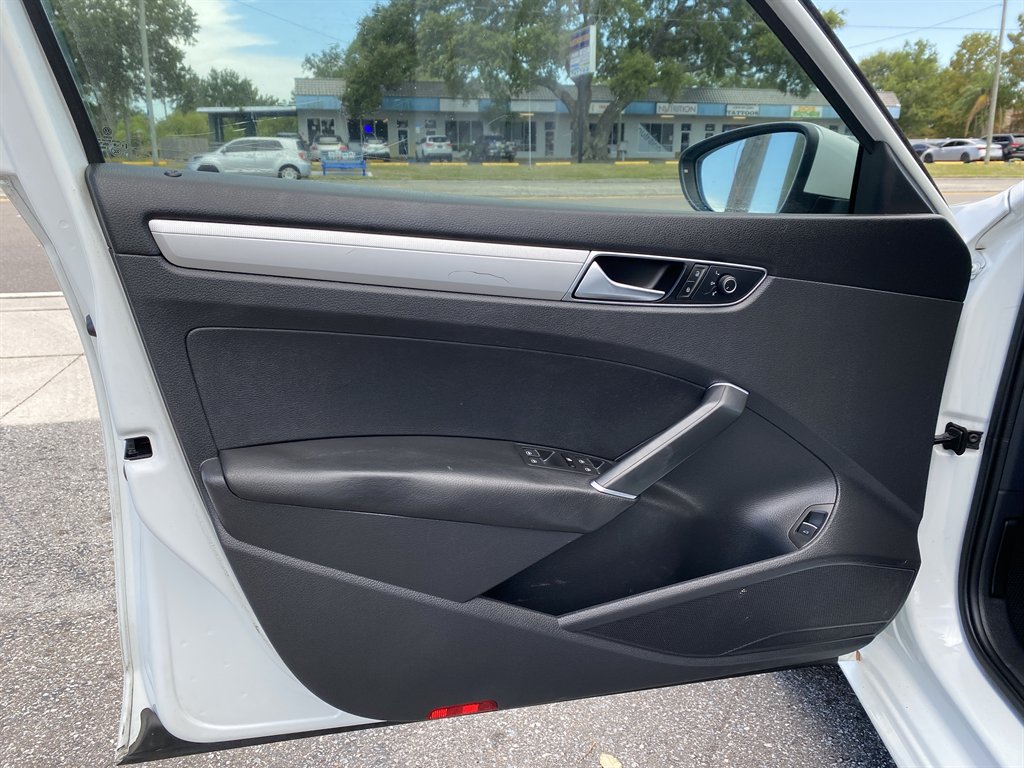 2017 Volkswagen Passat - $12,980
