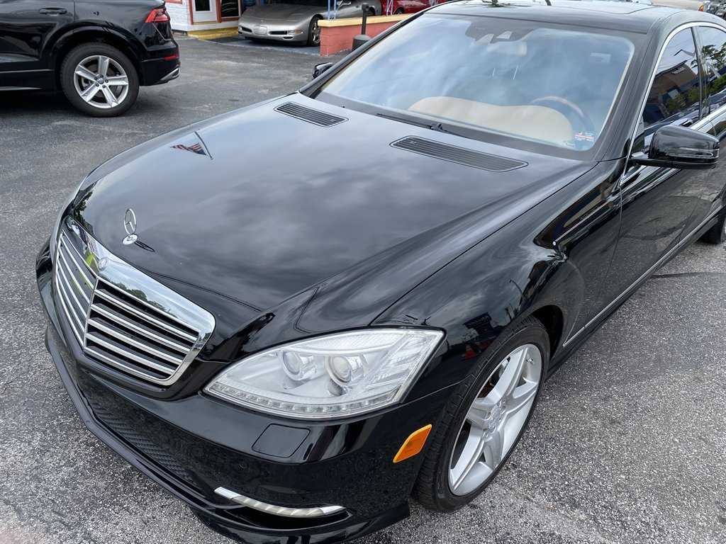 2011 Mercedes-Benz S-class - $12,980