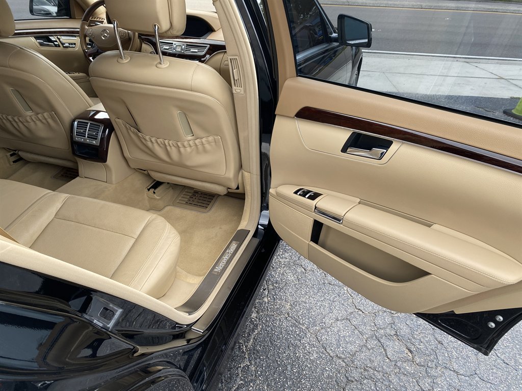 2011 Mercedes-Benz S-class - $12,980