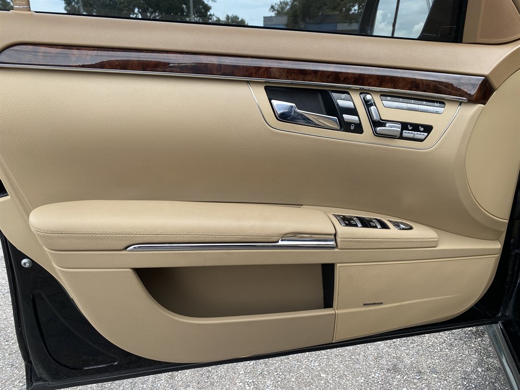 2011 Mercedes-Benz S-class - $12,980