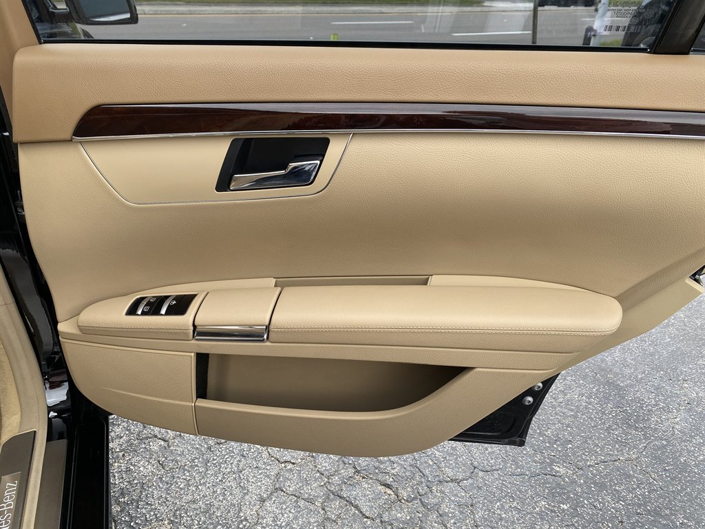 2011 Mercedes-Benz S-class - $12,980