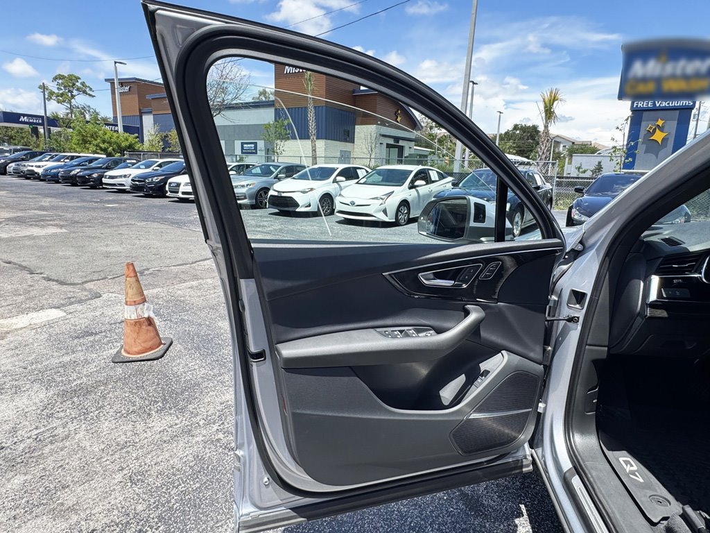 2021 Audi Q7 - $28,980